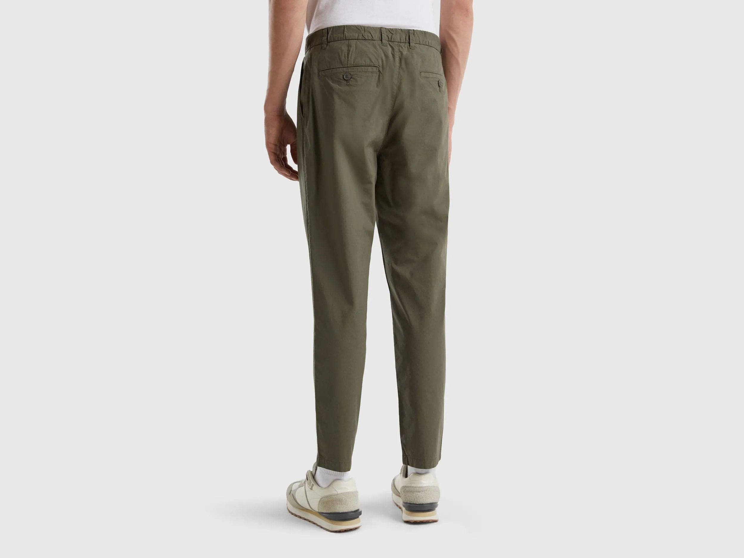 Chinos in canvas with drawstring