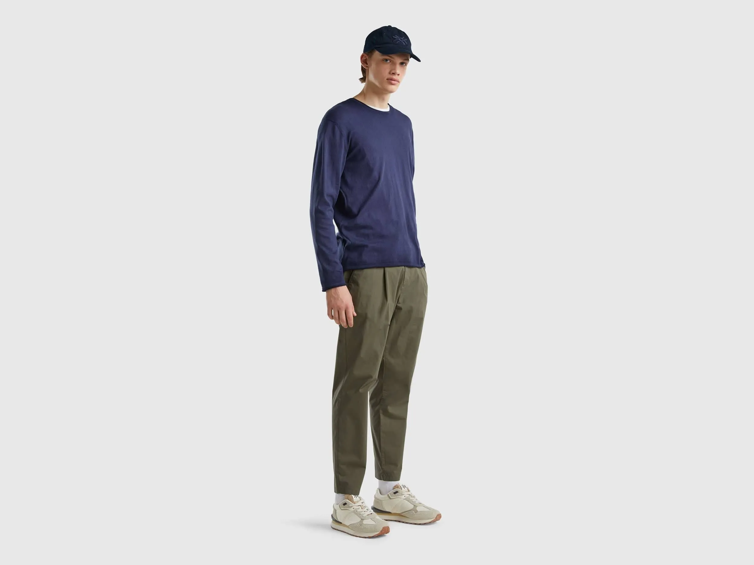 Chinos in canvas with drawstring