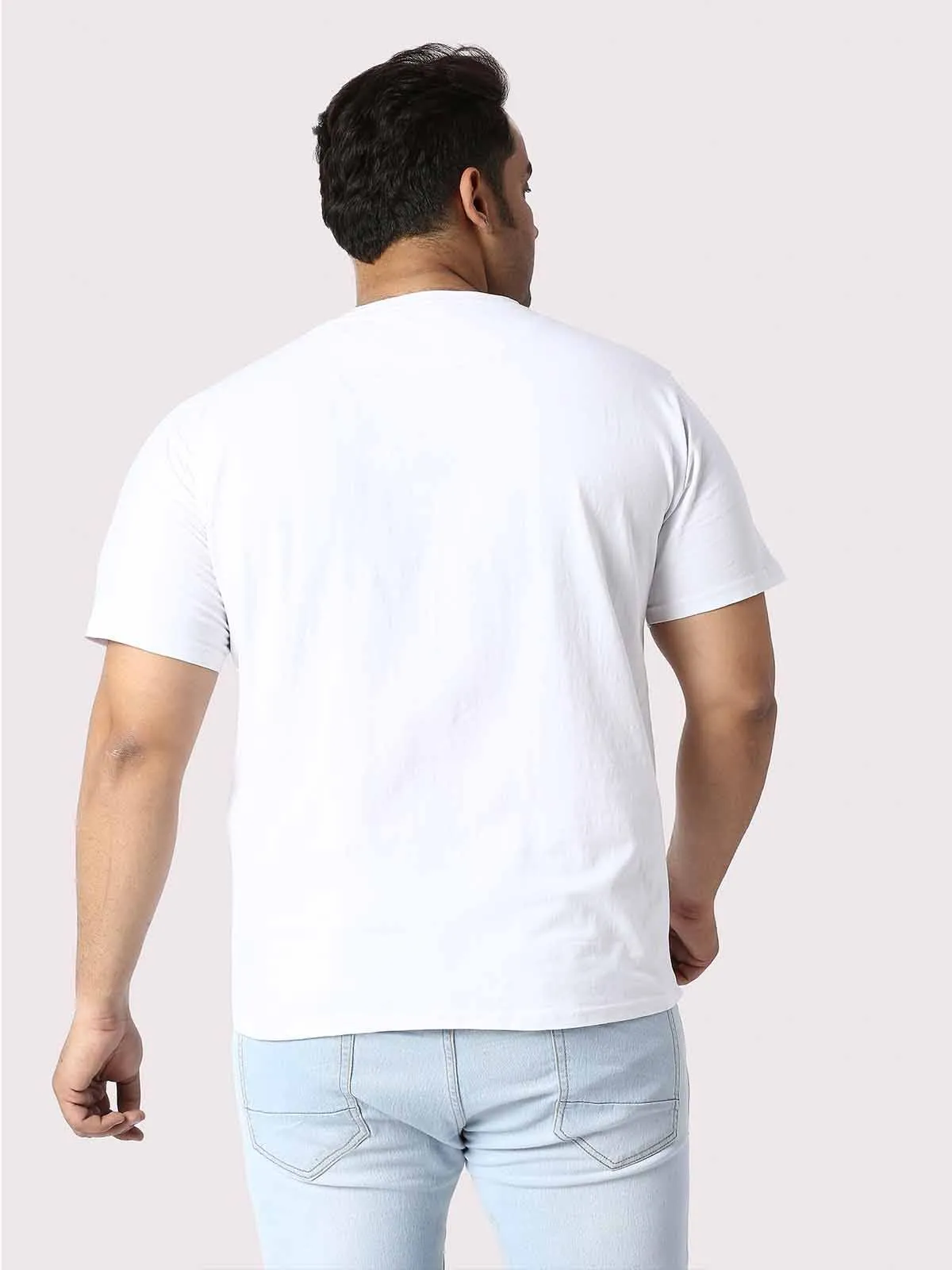 Men Plus Size White Battery Cartoon Printed Round Neck T-Shirt