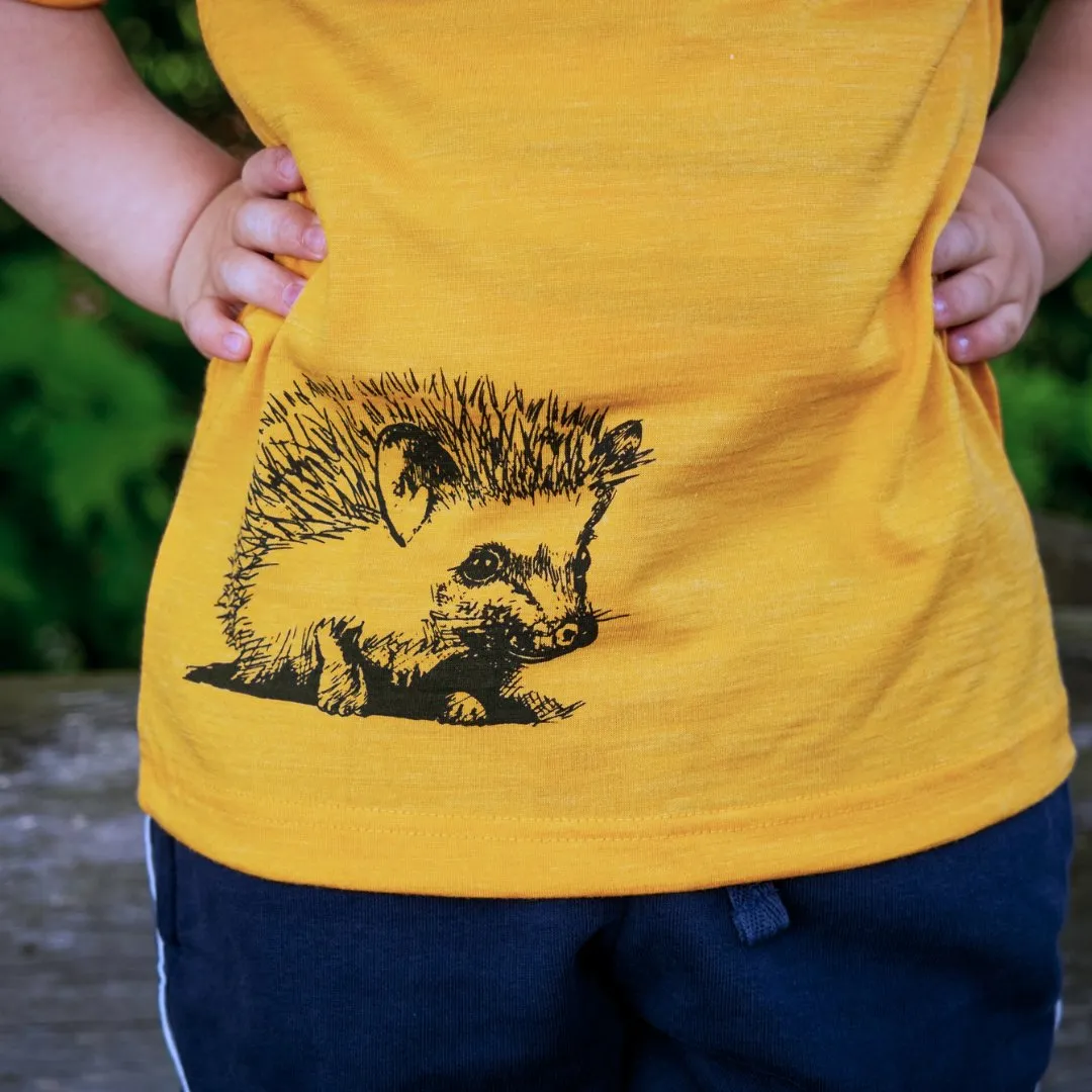 T-Shirt sonnengelb mit Igel, Merinowolle & Seide (bio/GOTS)