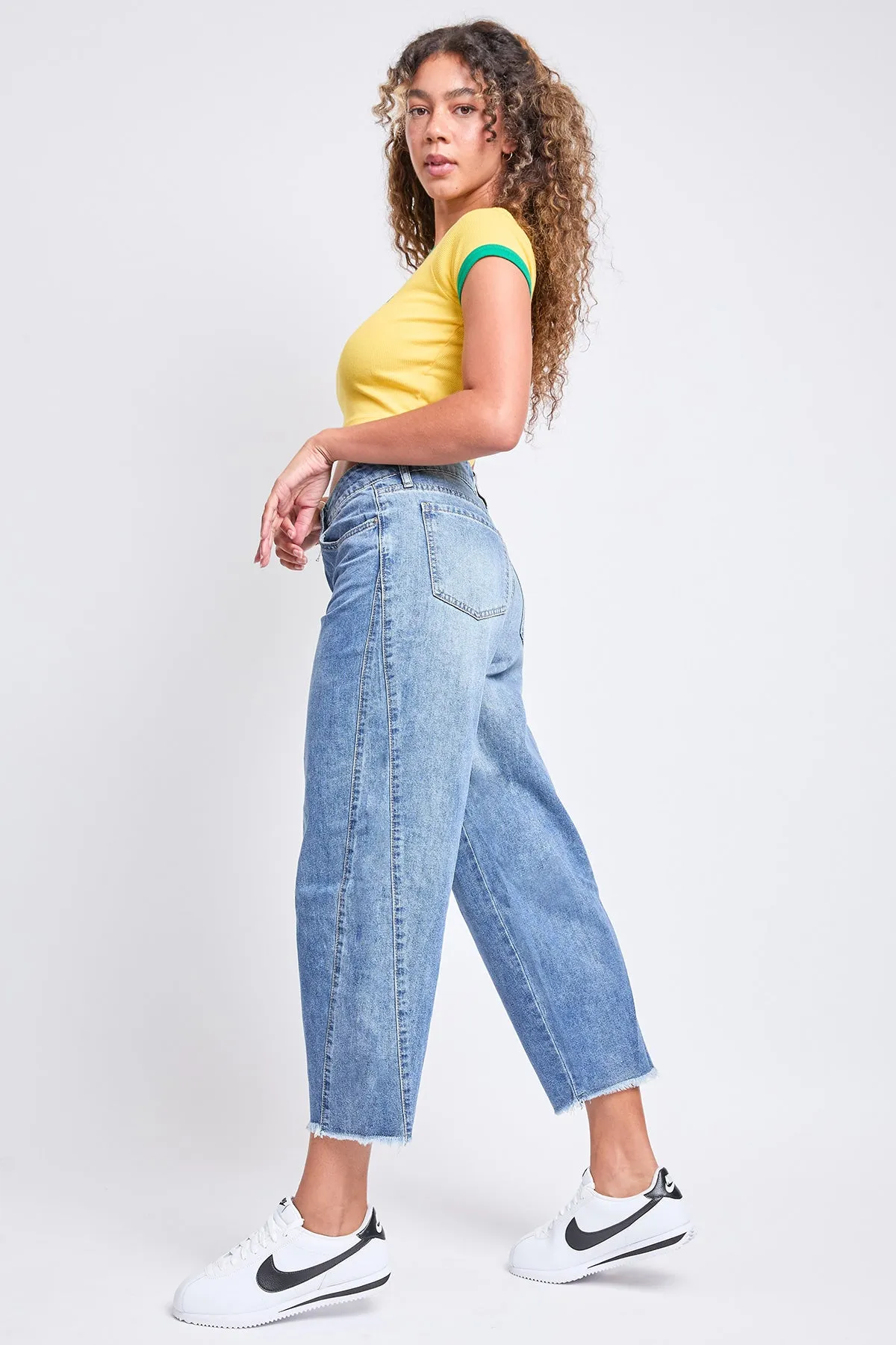 Women's Baggy Cropped Frayed Barrel Jeans